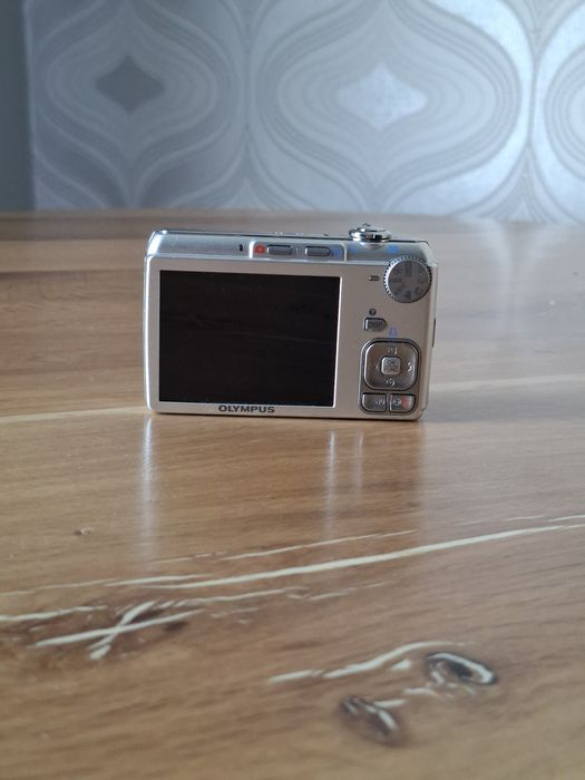 Cameră Olympus FE-320 (vândut)