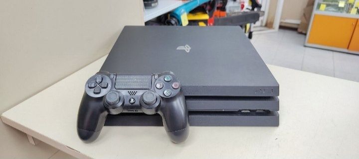 Playstation 4 Pro sotiladi
