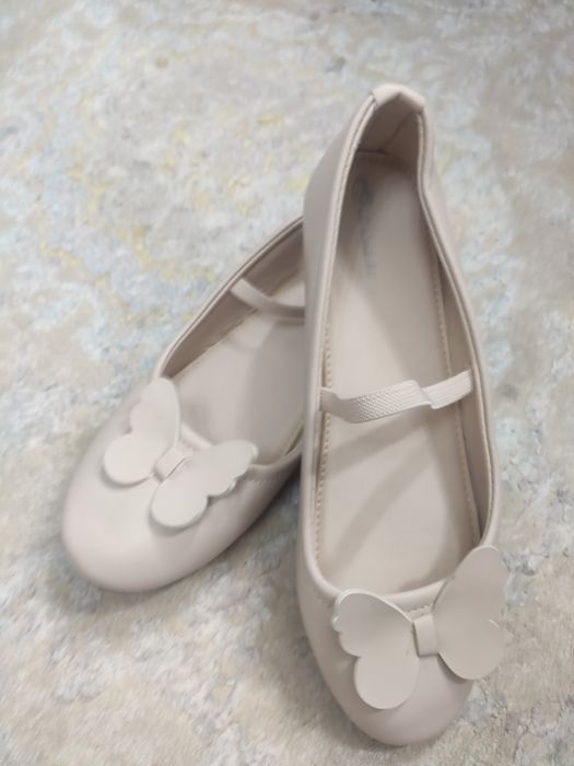 Очаровательная женская обувь на девочку