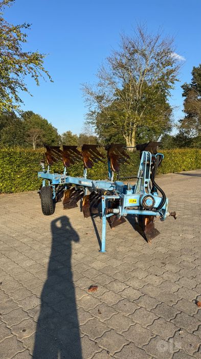 Lemken Europal 8 Case , Claas Arion, John Deere, Belarus tortadi