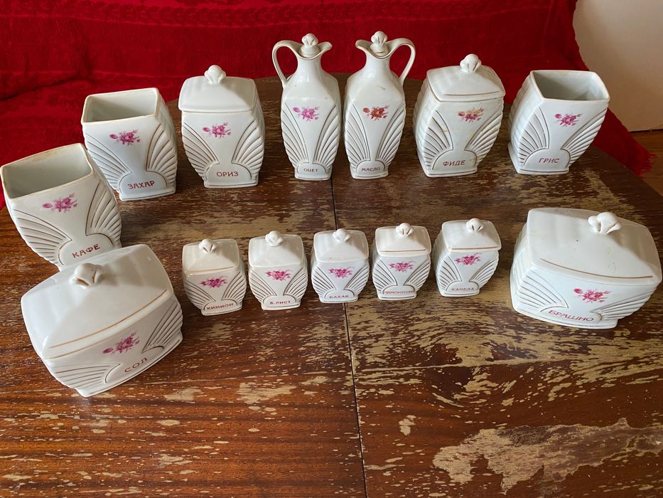 Старинен порцеланов кухненски сет