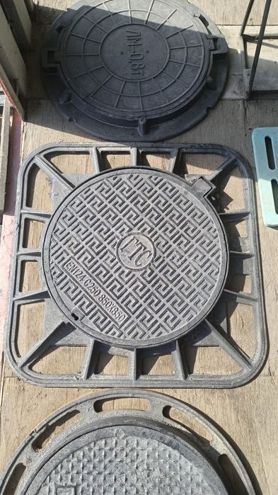 Люк чугунный и полемерныйй
