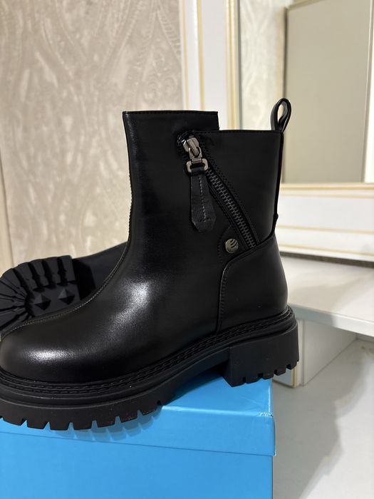 Продам зимние сапоги новые 34р