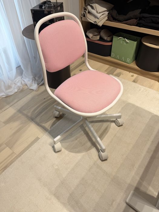 Birou si scaun ikea