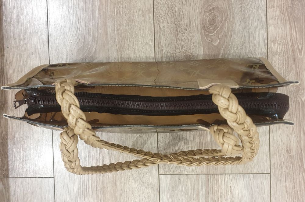 Geanta de umar Louis Vuitton