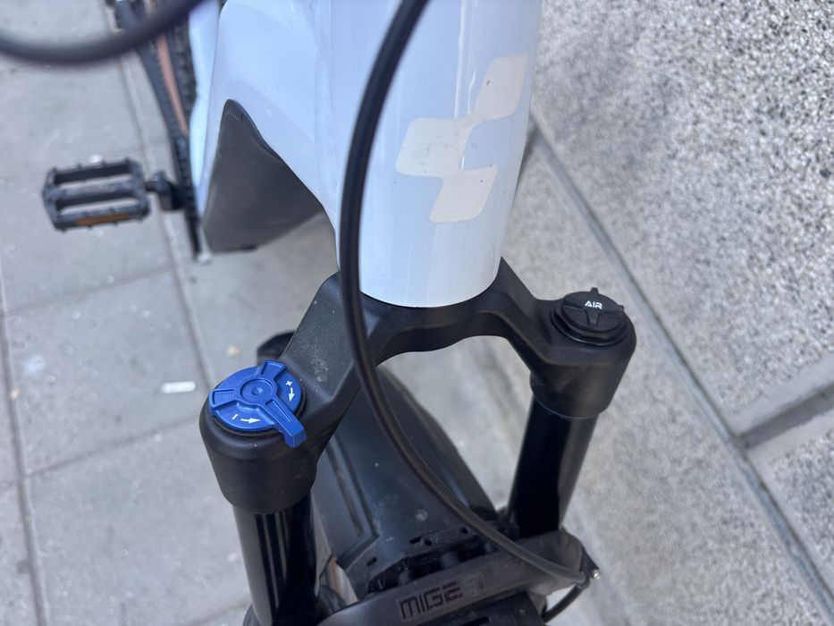 Електрически велосипед Cube reaction 29 цола