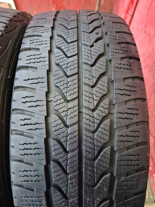 2 Anvelope de IARNA - 215/60/17C - GoodYear - APP NOI - DOT 2020 !