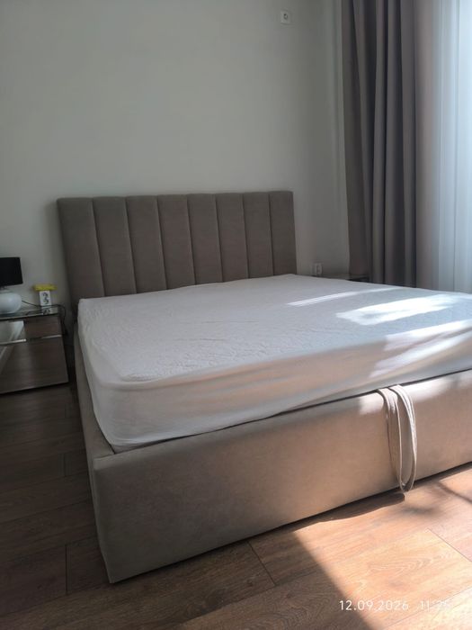 Продам двуспальную кровать 160×200
