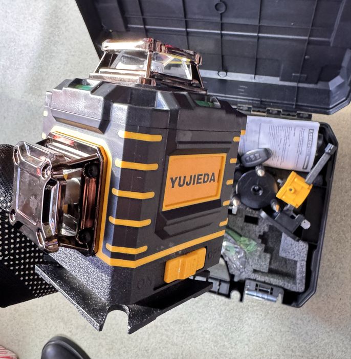 Nivela Laser 4D cu 16 Linii, AFISAJ,Autonivelare, Telecomanda, Trepied