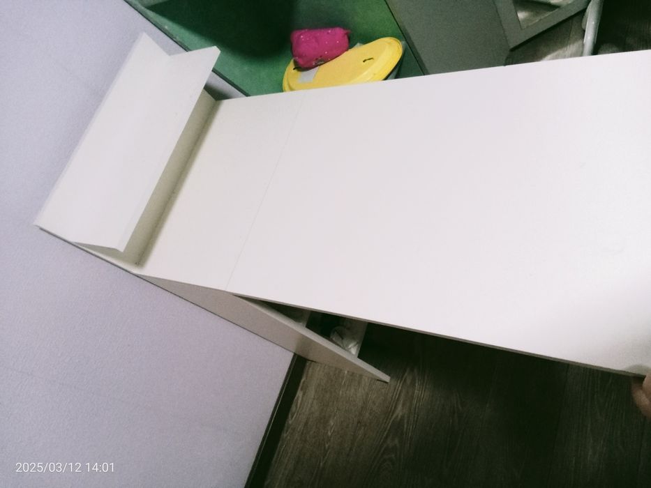 Продам стол для маникюра