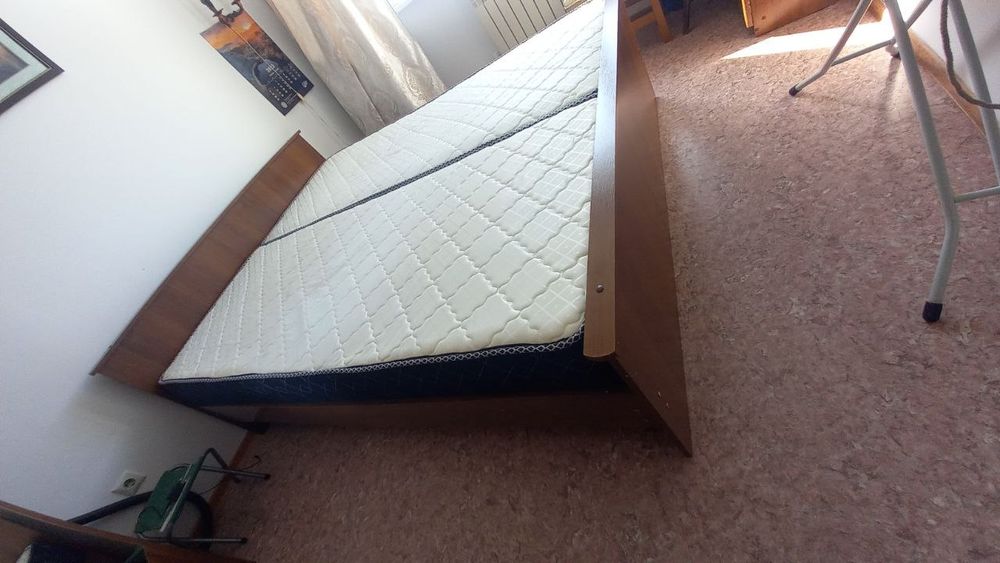 Спальний гарнитур