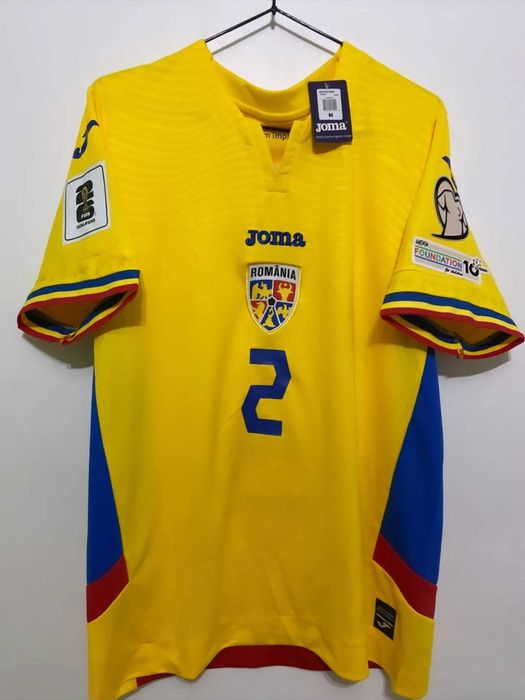 ghete de fotbal si tricouri