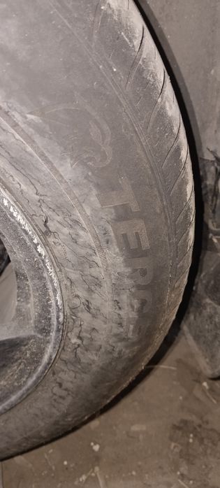 Продам 2 комплекта резины лето и зима