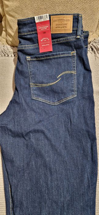 Blugi Levi Strauss de dama