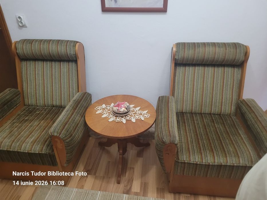 Vând 2 fotolii în stare f.bună