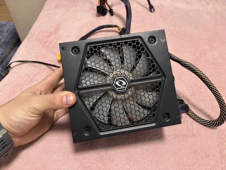 Захранване Thunder RX-735 W