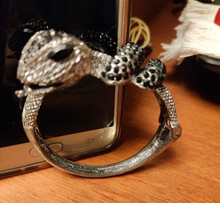 Мельхиоровый браслет в форме змеи