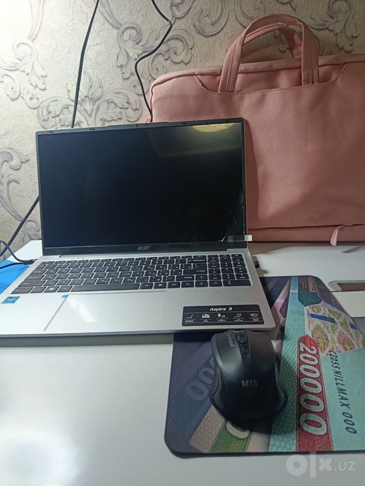 Noutbuk Acer Aspire 3 srochna sotiladi