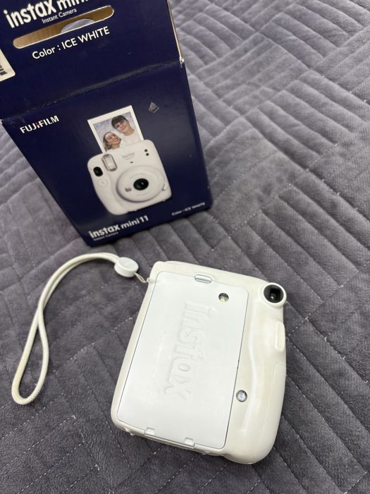 продам instax mini 11