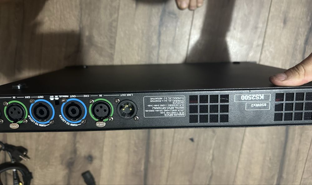 Vand amplificator 1U