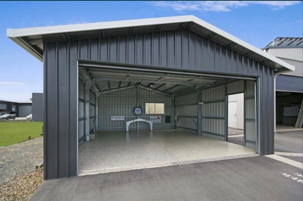 Vând garaj auto din panouri Sandwich