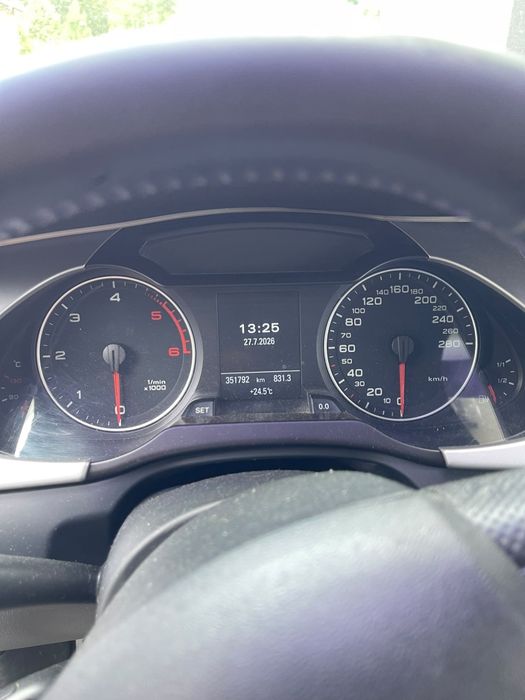 Vând Audi A4 B8  2011
