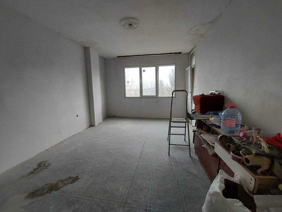 Продава се Двустаен апартамент в Омуртаг - 55 кв.м за 556 €/кв.м - Снимка #7