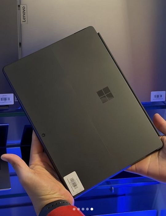 Tableta Microsoft Surface PRO X , ca NOUA cu Tastatura inclusa