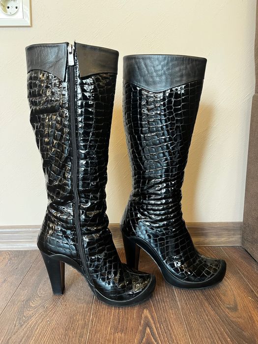 Ботуши с висок ток