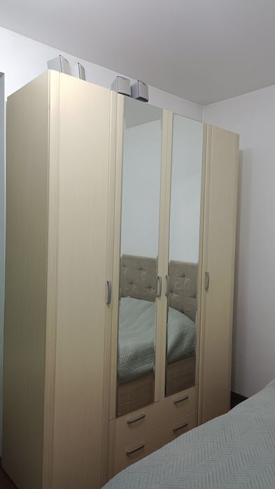 Продам 4- х створчатый шкаф