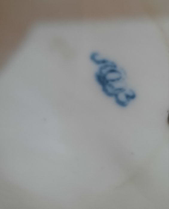 Статуэтка "Олененок" (лежащий), автор П.П. Веселов, фарфор, роспись, Л