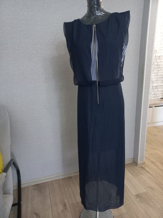 Продам вечерние платья . Новые