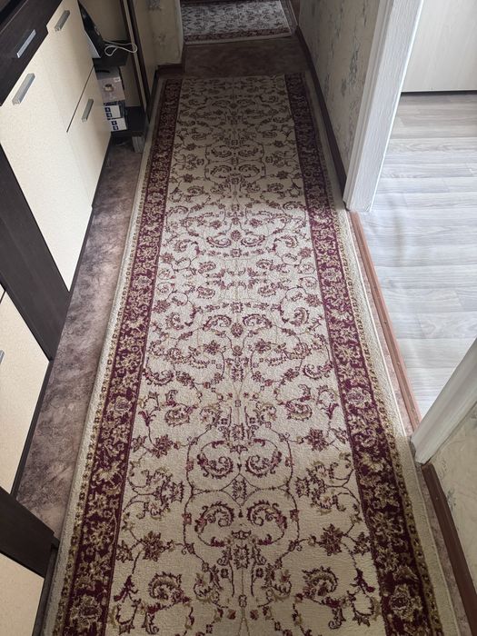 Продам 2 ковра б/у