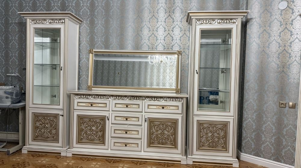 Гарнитур для зала почти новый