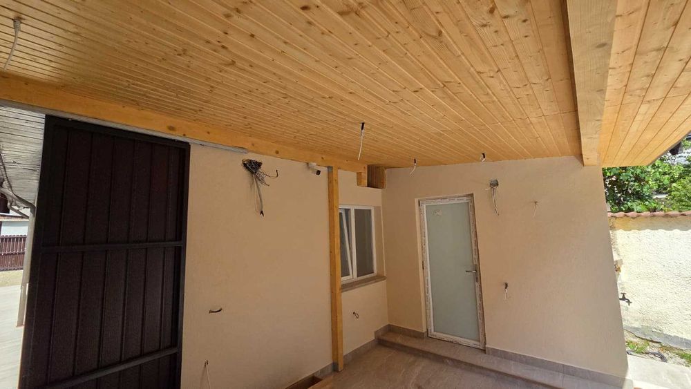Casa si curte amenajate comerical pentru birouri