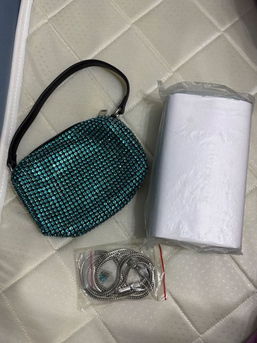 Сумки новые вечерние