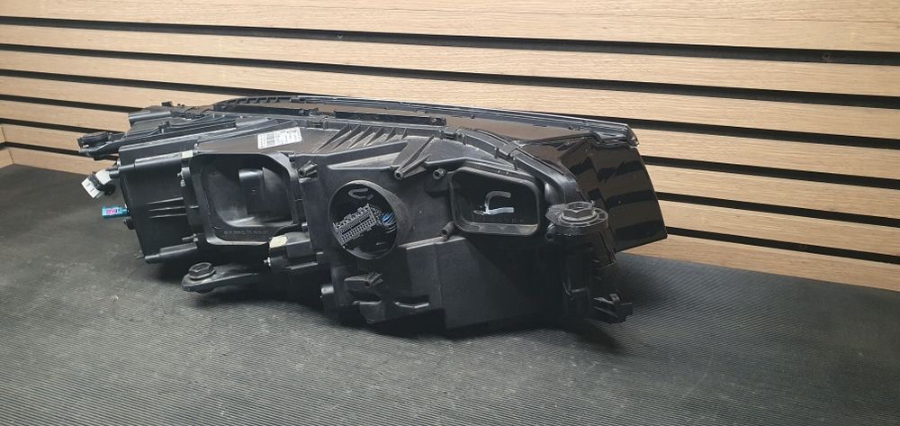 Vw Touareg 3 III 761 lift far stanga full led matrix facelift