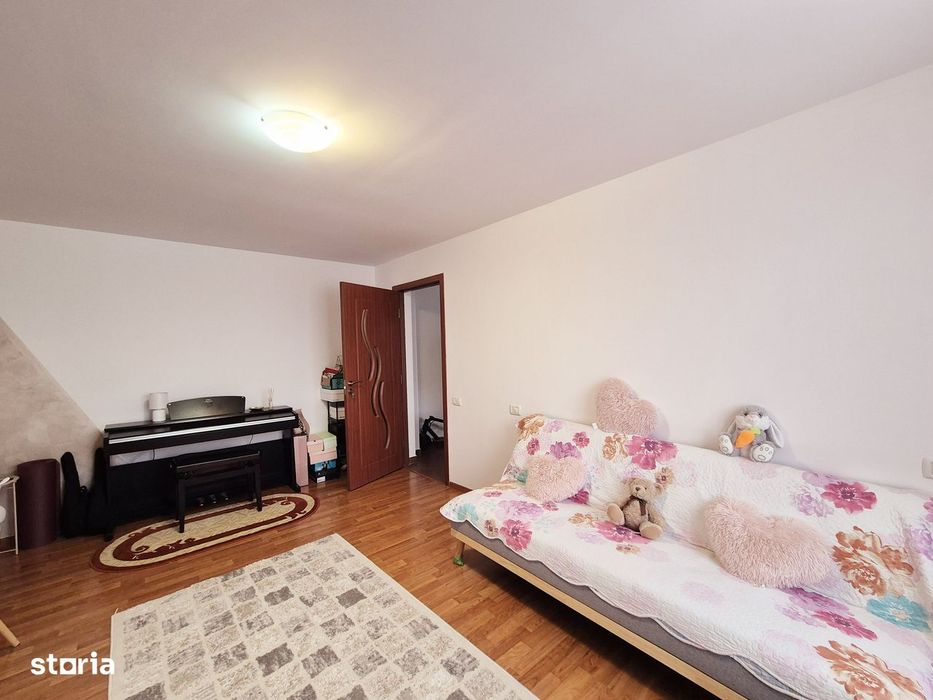 Apartament renovat cu 2 camere, decomandat, zona Precista