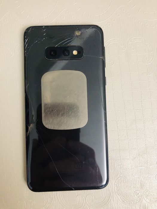 Самсунг с 10 ұялы телефон сатылады.