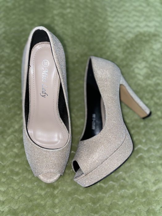 Продается туфли в идеальном состоянии