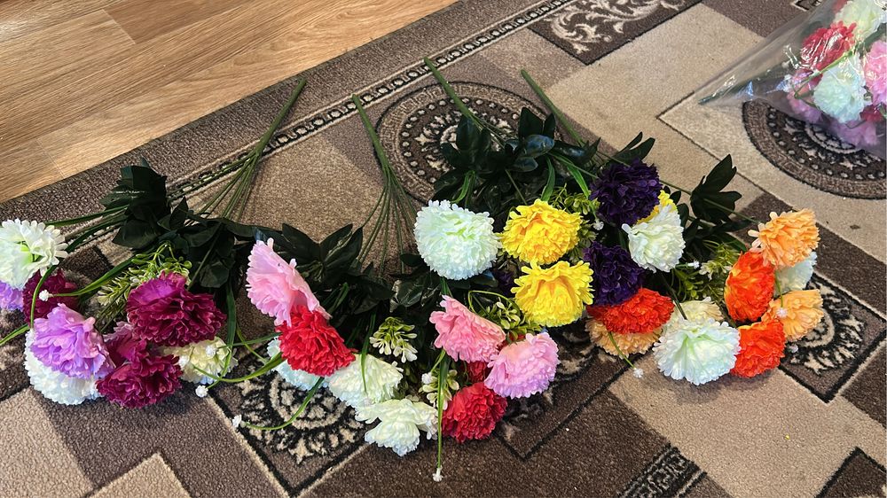 Продам цветы искусственые