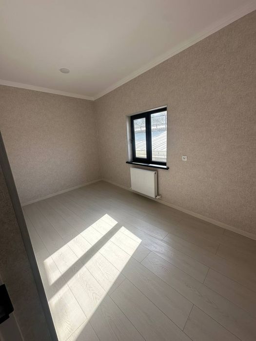 Продаю дом 3ком. М.Ашрафи ул.Байсунская санузел, ванна, туалет внутри