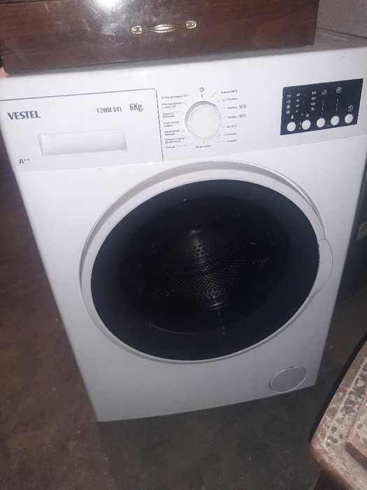 Продам на запчасти стиральную машинку