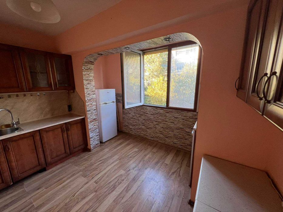 Продава се Тристаен апартамент в Варна, Левски - 68 кв.м за 2045 €/кв.м - Снимка #2