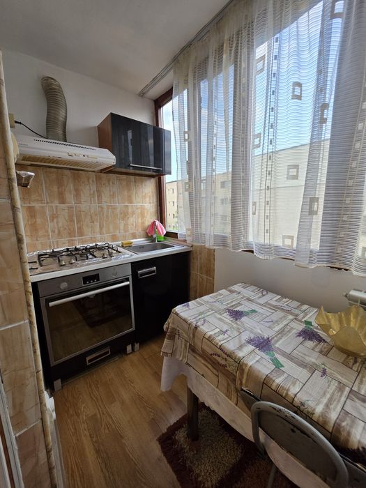 De vanzare apart. 2 cam. decomandat,transf. in 3, etaj 3,2 balcoane, Crihala/Carrefour