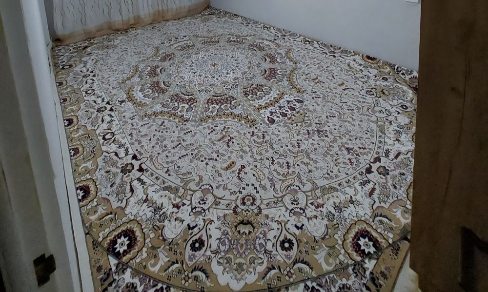 Продаётся ковёр срочно