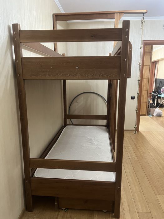 Продам двухярусную кровать в сборе