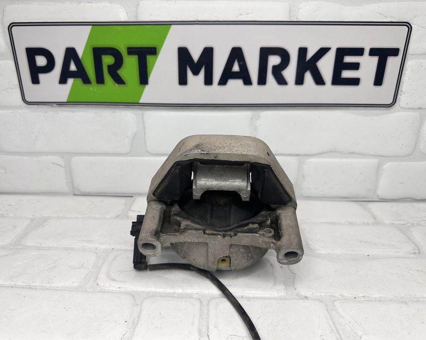 Тампон двигател ляв AUDI A6 A7 4G 3.0TFSI