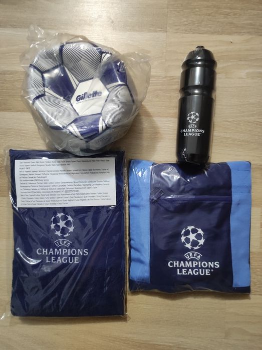 Комплект УЕФА Шампионска Лига ( сак, хавлия,топка и шише)
шампионска