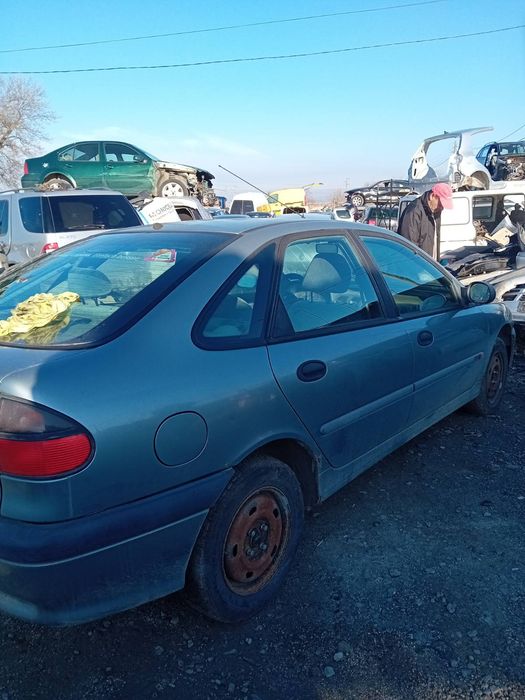 Renault Laguna 1.8 бензин 97 година